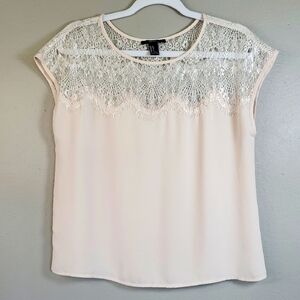 Forever 21 Elegant Cream Lace Women's Top. Size Small